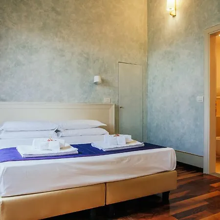Uffizi Luxury Azure Apartment Florence